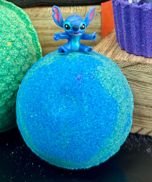 Stitch-Inspired Bath Bomb – Fun Gift with Collectible Toy Inside